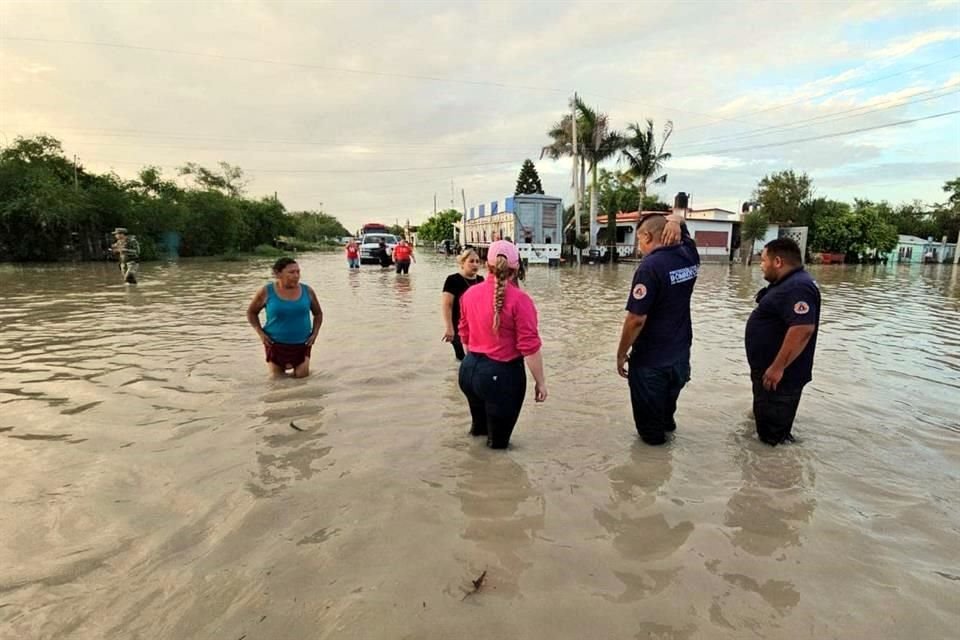 Los reportes señalan que alrededor de cien familias quedaron damnificadas.