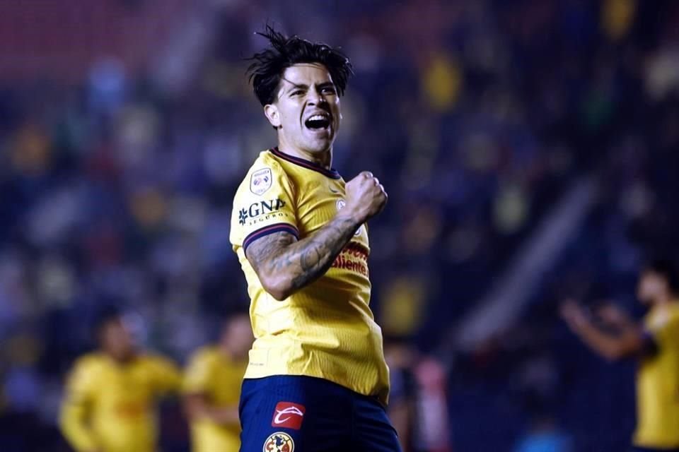 Dávila se estrenó como goleador azulcrema.