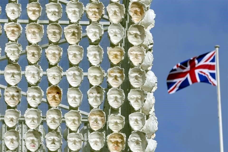 'Mil veces un instante', de Margolles, se exhibe en el cuarto pedestal de la Plaza Trafalgar.