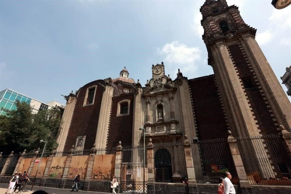 Ubicado en Isabel La Católica 21, Centro, el Templo de San Felipe Neri espera a concluir con su restauración.