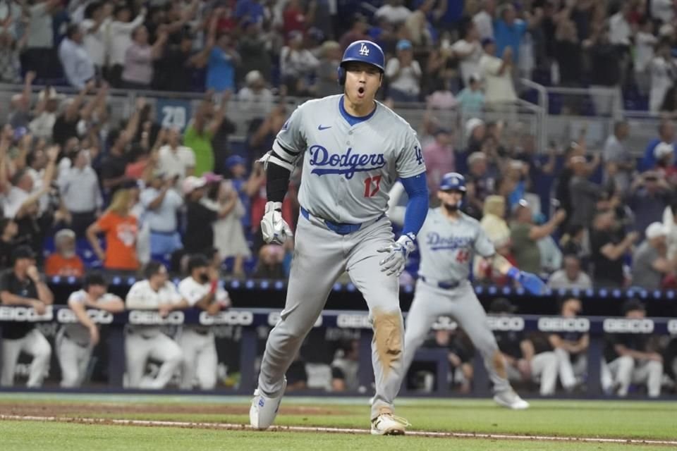 Shohei Ohtani, de los Dodgers, se convirtió en el primer jugador de la MLB en conseguir 50 home runs y 50 bases robadas en una temporada.