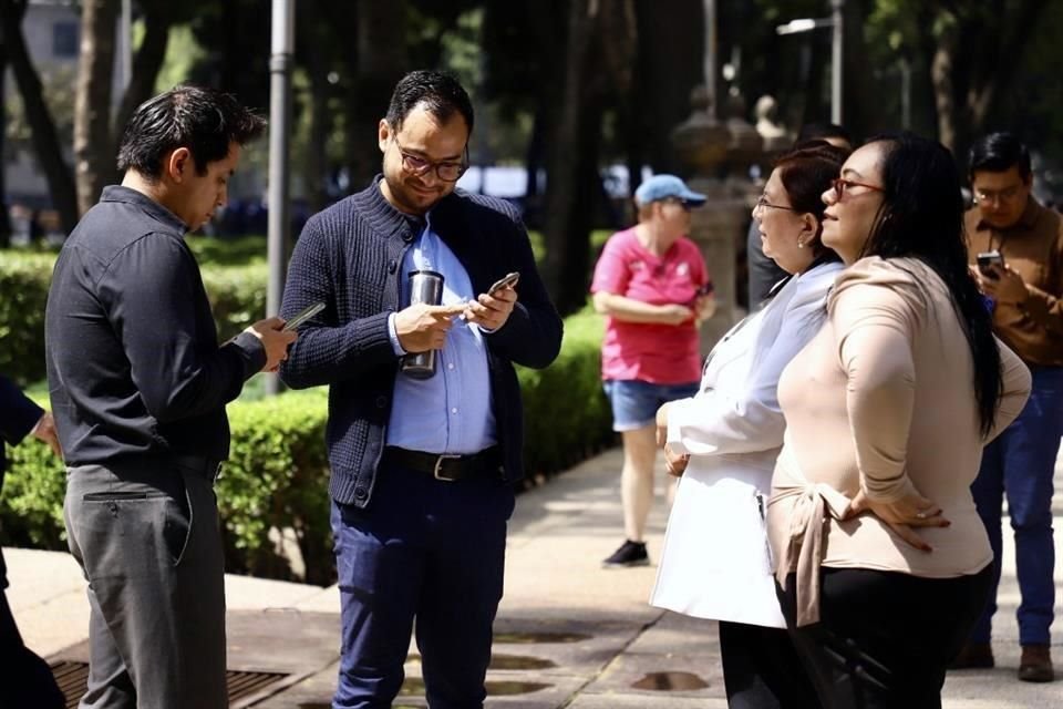 Pobladores capitalinos reportaron fallas y retrasos en la alerta en celulares prevista para el Simulacro por el '19S'.