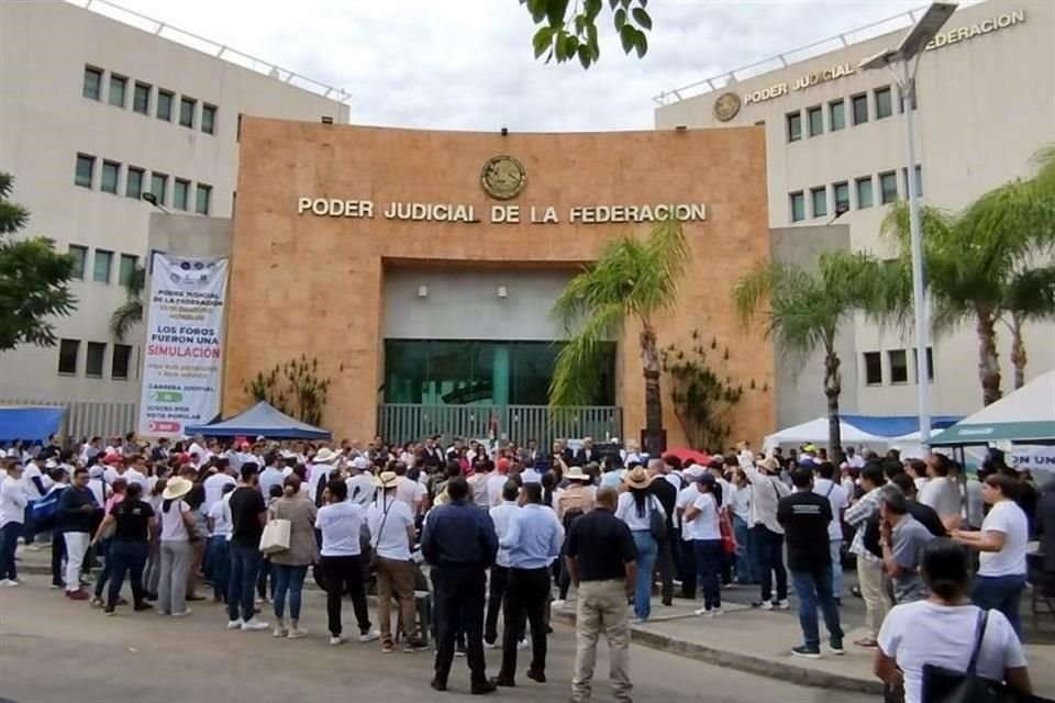 Vocera de trabajadores del PJ afirmó que no levantarán paro de labores, porque el reinicio de actividades les impide continuar con la batalla legal contra la reforma judicial.