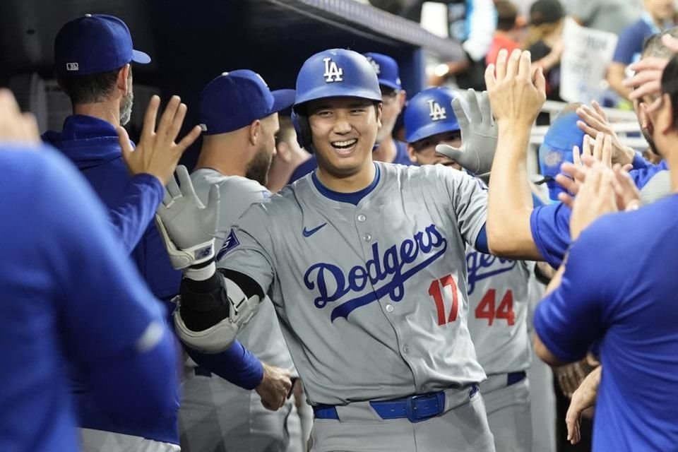 Shohei Ohtani se convierte en el primer jugador de la historia en alcanzar los 50 jonrones y 50 robos en una campaña de las Grandes Ligas.