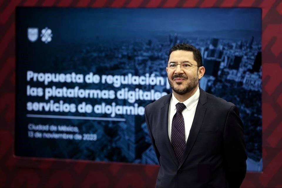 Martí Batres presentó ante el Congreso una propuesta para regulación del lugares de arrendamiento por plataformas digitales.