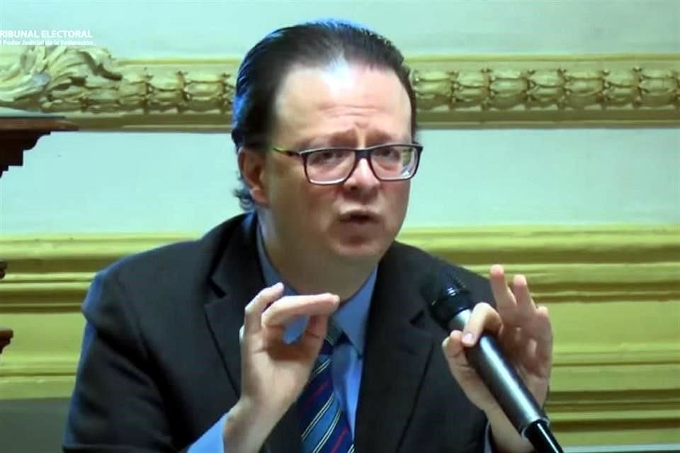 Felipe de la Mata, Magistrado del TEPJF, participó en la conferencia magistral 'Presiones o Constitución ¿A qué obedecen los límites a la sobrerrepresentación?', en Chihuahua.