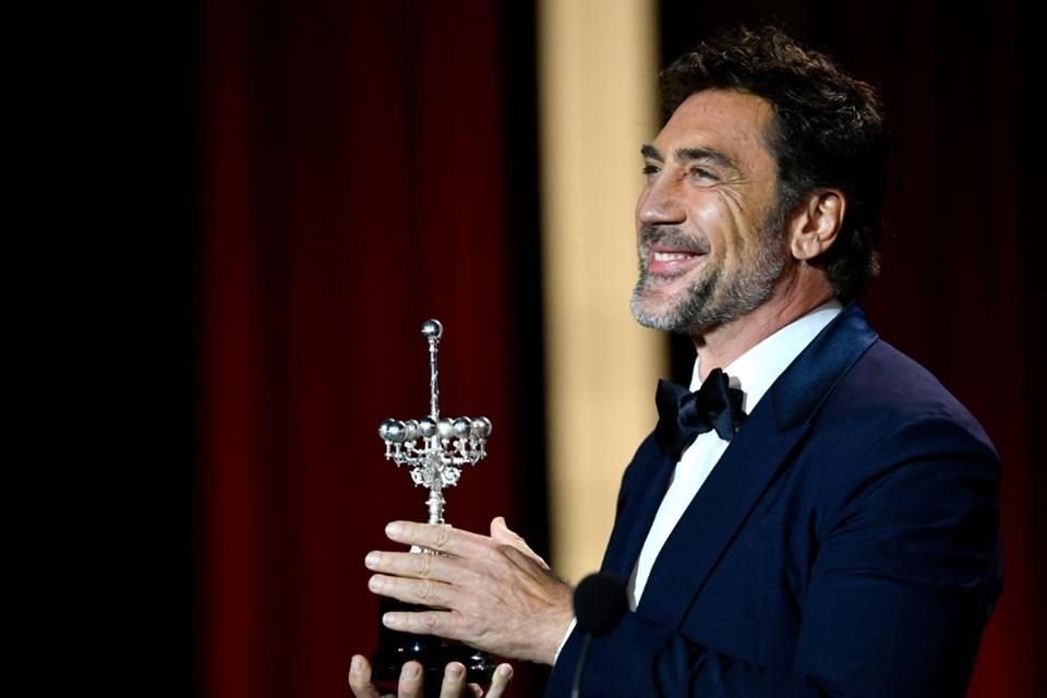 Javier Bardem recibió una ovación de pie en la inauguración del Festival de Cine de San Sebastián, donde recogió el Premio Donostia.