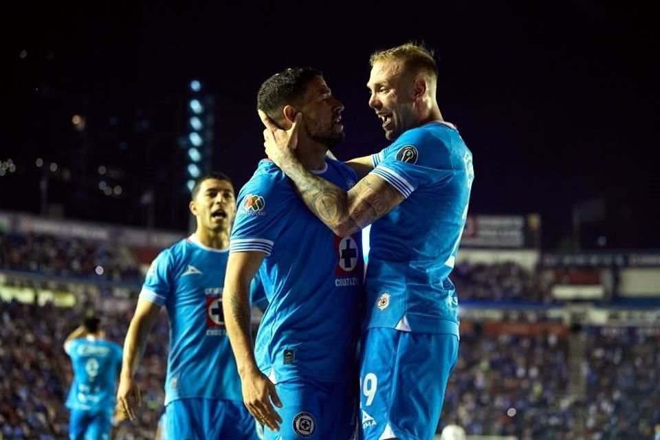 Cruz Azul es el favorito para coronarse en el presente torneo.