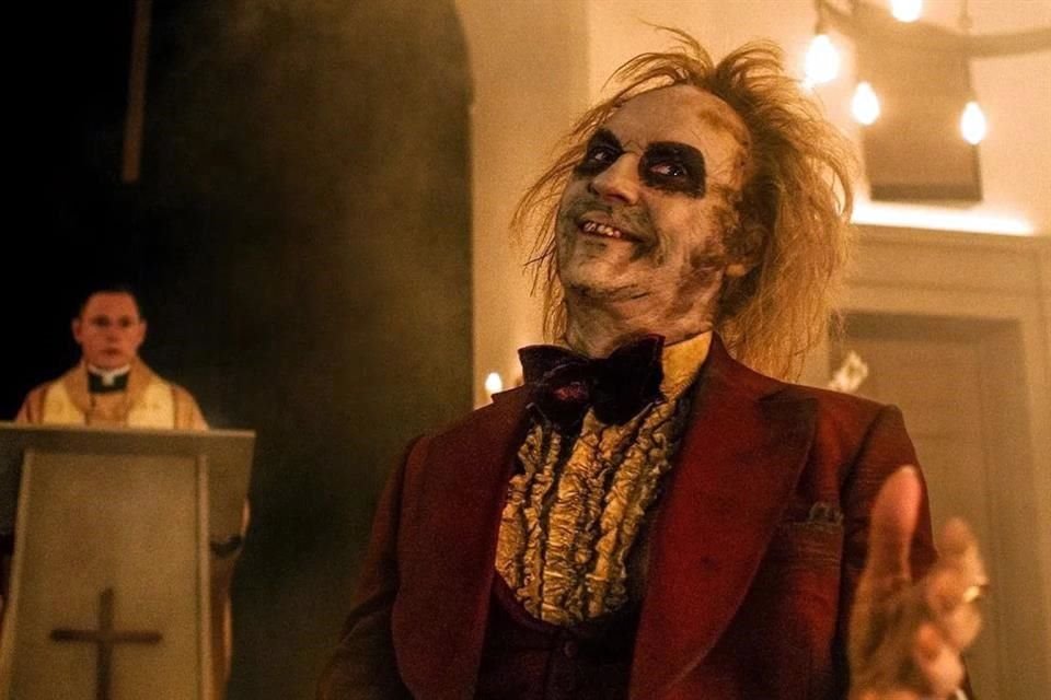 'Beetlejuice Beetlejuice' sigue a la cabeza en la taquilla mundial, superando los 300 millones de dólares, y le gana a nueva cinta de 'Transformers'.