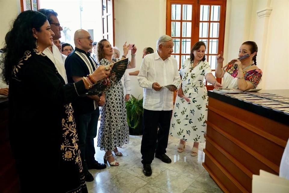 En su última gira en Veracruz, AMLO inauguró un centro cultural.