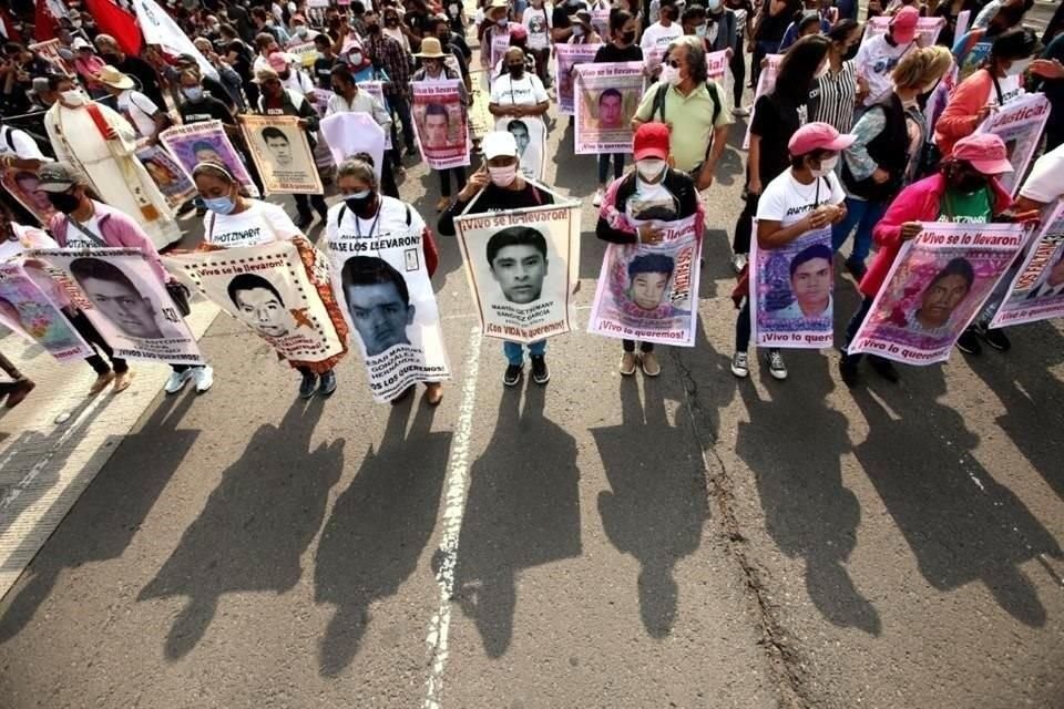 A 10 años de la desaparición de los 43 normalistas de Ayotzinapa, el Presidente Andrés Manuel López Obrador afirmó que su Gobierno hizo todo lo posible por encontrarlos..