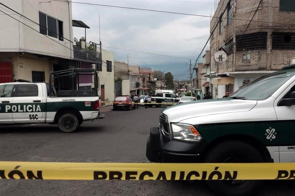 El ataque ocurrió mientras ambos se encontraban al interior de una carnicería en Gustavo A. Madero.