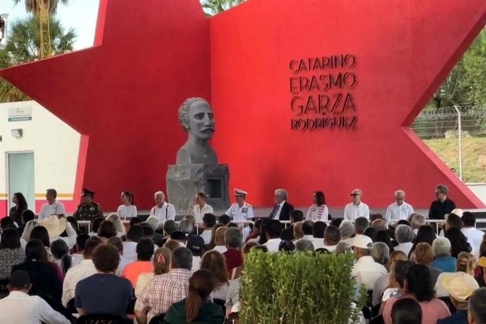 Frente al puente internacional Puerta México, durante el discurso de AMLO, le lanzaron consignas de dictador, tal como sucedió en Veracruz.