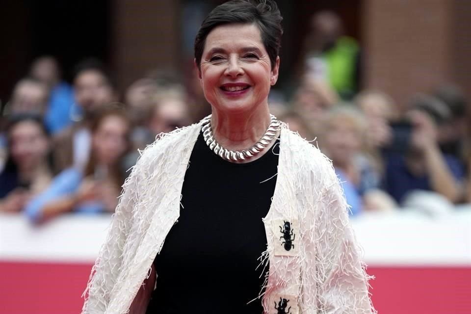 Con una larga carrera que se remonta a 1979, la actriz Isabella Rossellini ostenta una filmografía amplia y ecléctica, misma que será reconocida por la Academia de Cine Europeo (AFE).