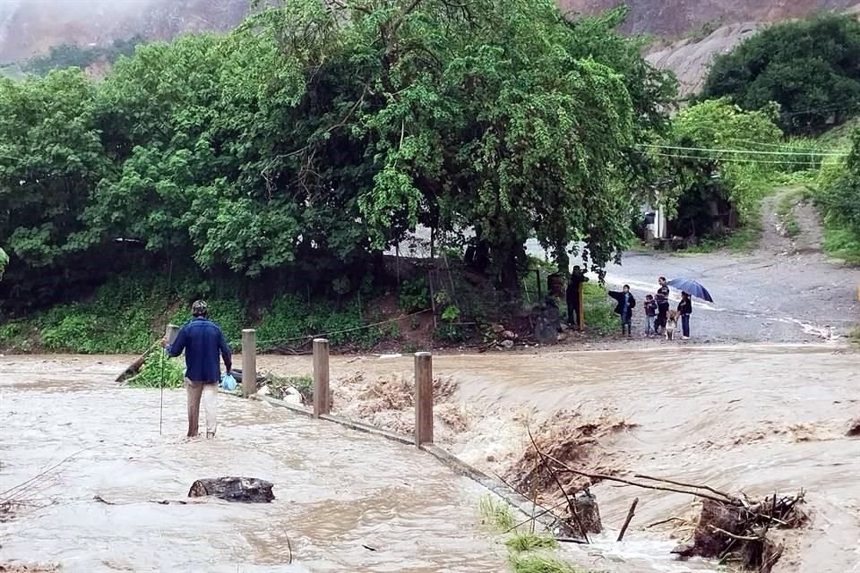 'John' provocó intensas lluvias en Chilpancingo.