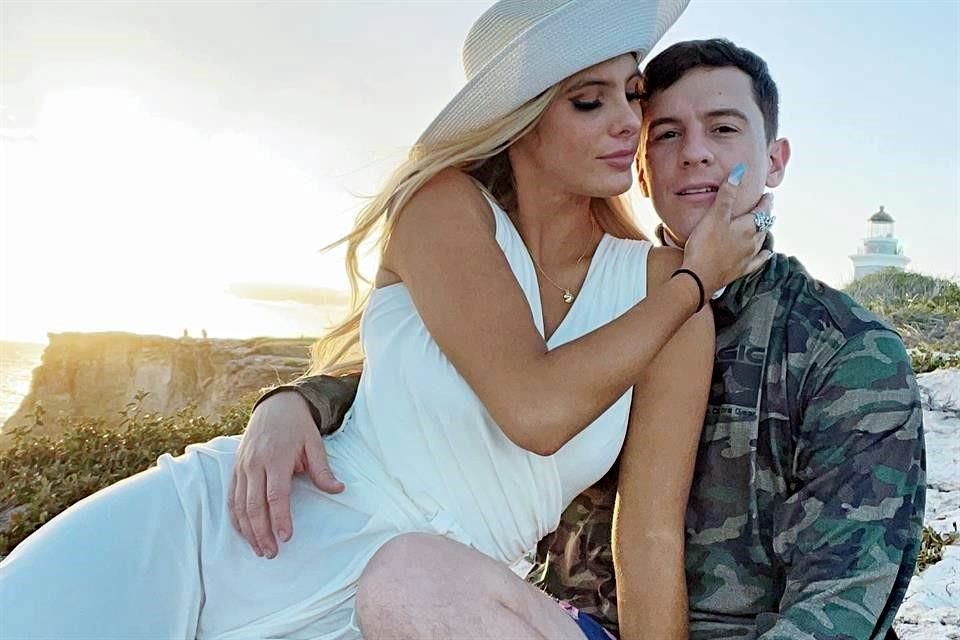 El reguetonero Guaynaa, casado con la modelo Lele Pons desde 2023, aclaró que no hay distanciamiento entre ellos y que siguen enamorados.