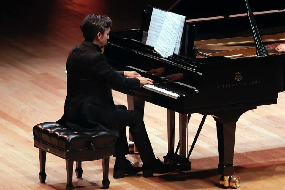 Estuvo acompañado por el pianista Ángel Rodríguez.