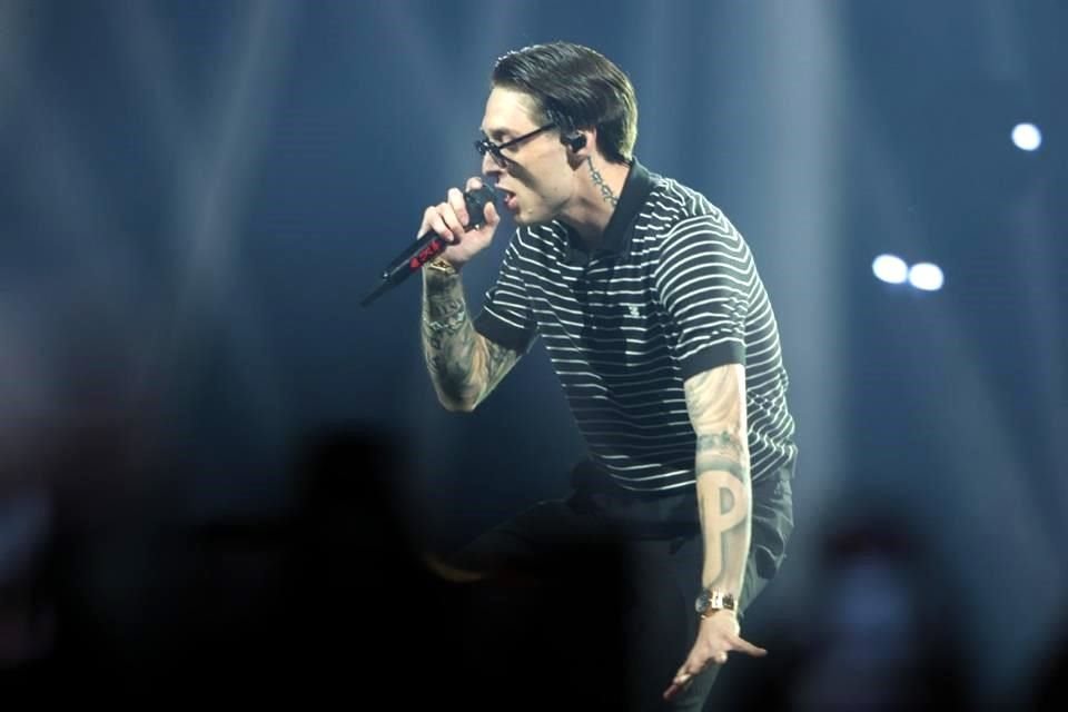 El cantante conectó de inmediato con sus fans.
