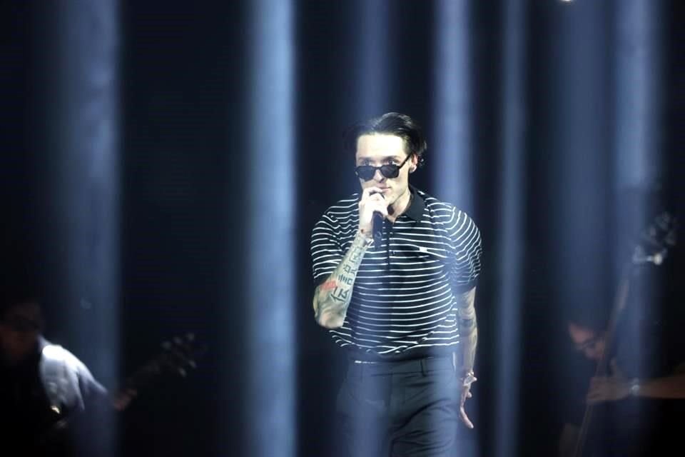 El cantante enloqueció a 16 mil asistentes que lo ovacionaron.