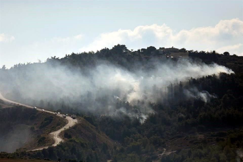 Israel derribó un misil que el grupo armado Hezbolá disparó contra Tel Aviv, intensificando aún más el conflicto entre los dos enemigos.