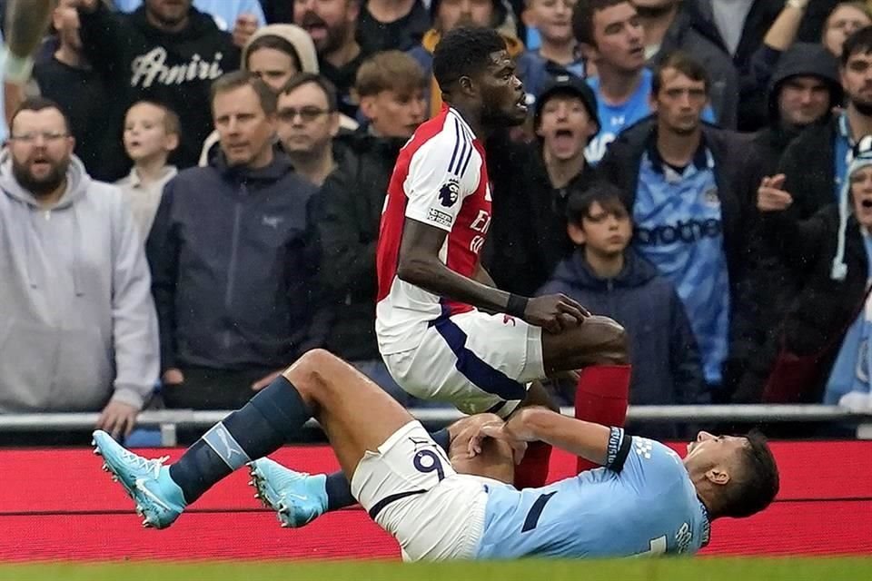 Rodri se lesionó solo en el duelo ante el Arsenal.