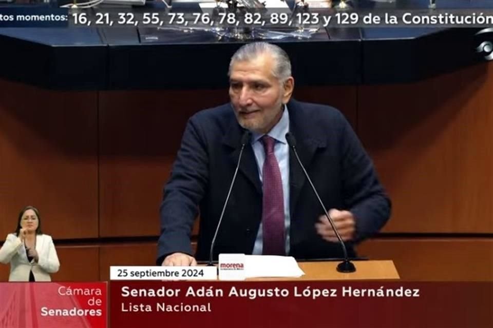 El coordinador morenista Adán Augusto López en su intervención ante el Pleno del Senado.