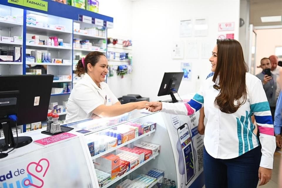 Consolida Tere Jiménez sistema de salud moderno y accesible