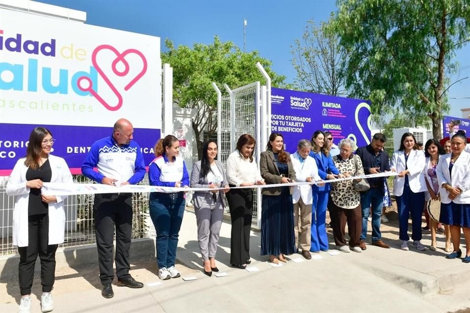 Consolida Tere Jiménez sistema de salud moderno y accesible