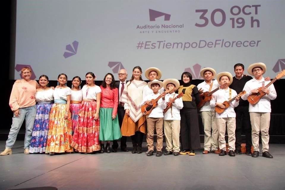 En la gala Tengo un sueño 2024 participarán 700 niñas y niñas en un solo acto artístico; en la imagen niños de un Semillero Creativo de son y jarana.