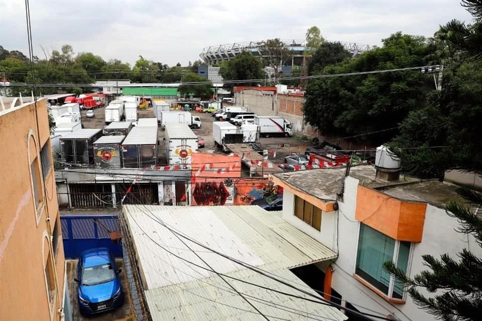 Vecinos de Huipulco denuncian que desde 2018, la instalación de un estacionamiento ha provocado inundaciones.