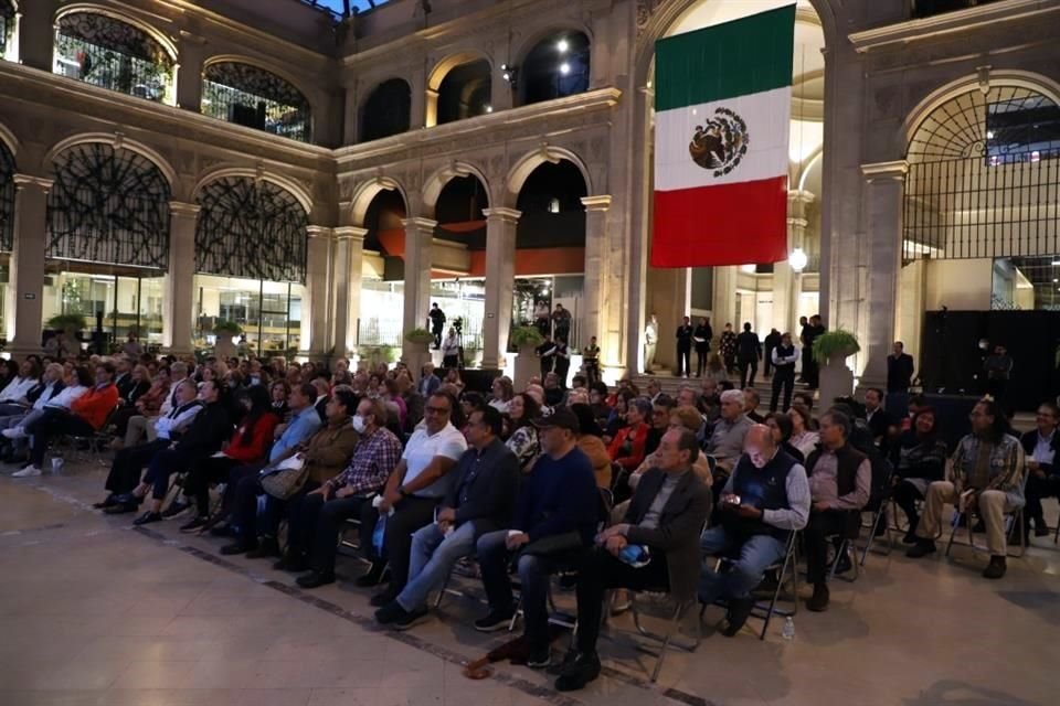 Suscriptores de REFORMA disfrutaron de la charla del escritor Juan Villoro sobre su más reciente libro.