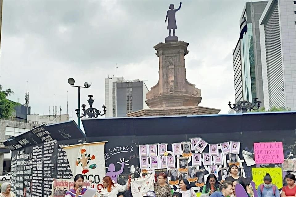 La Glorieta de las Mujeres que luchas está instalada donde solía estar el Monumento a Colón.