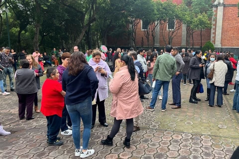 Desalojo de personas en la Alcaldía Miguel Hidalgo.