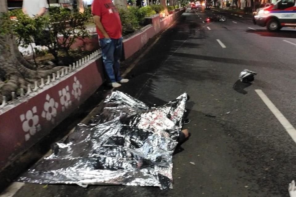 Según reportes preliminares, el joven fue embestido por un automovilista en el cruce de Calzada de Guadalupe y Eje 3 Norte Avenida Noé.