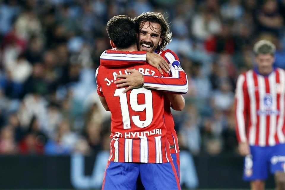 Antoine Griezmann puso una gran asistencia para que Julián Álvarez rematara y sentenciara la victoria.