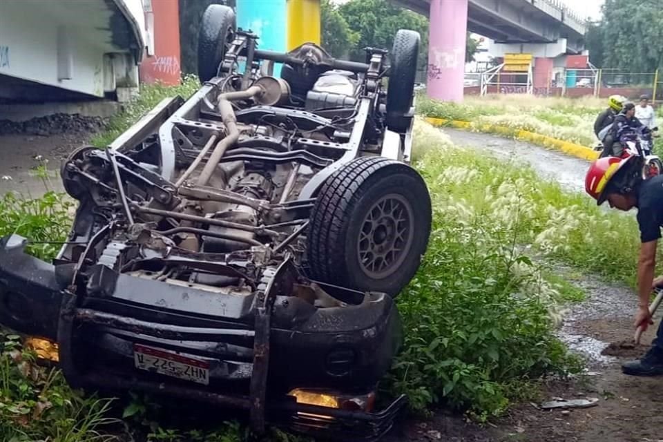 De acuerdo con autoridades,  una persona resultó con golpes pero no se registraron víctimas mortales.