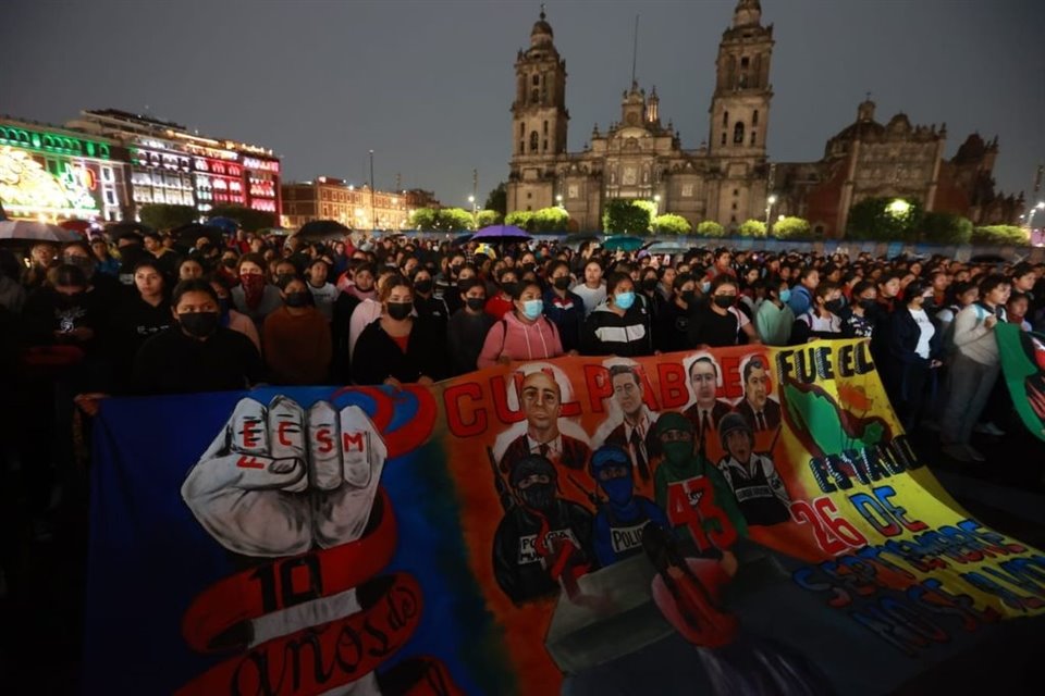 Este año se cumplieron 10 años de la desaparición de 43 estudiantes de la Normal de Ayotzinapa, en Iguala, Guerrero.