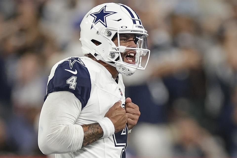 Dak Prescott lanzó dos pases de anotación.