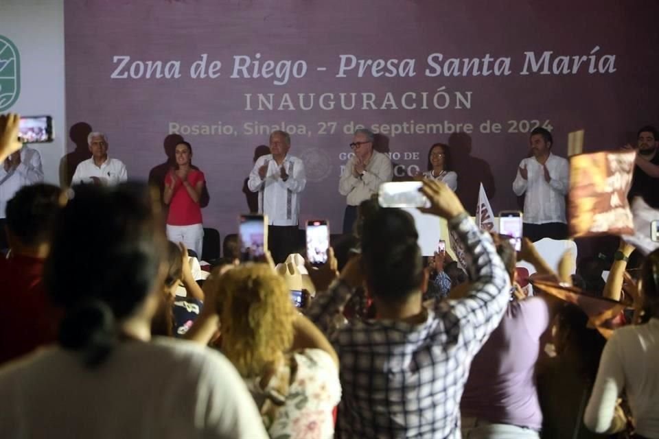 El Presidente López Obrador encabezó la inauguración de la zona de riego de la presa 'Santa María', en El Rosario, Sinaloa.