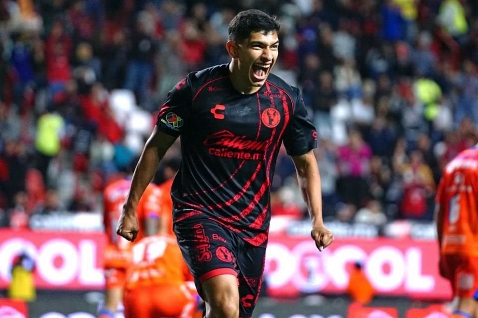 Kevin Castañeda le dio el triunfo a Xolos sobre Mazatlán en Tijuana con su gol a los cinco minutos del encuentro.