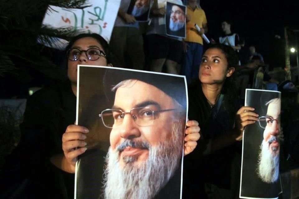 El Ayatolá Alí Jamenei pidió a los musulmanes que apoyen a Hezbolá contra Israel, mientras miles en Líbano lloran muerte de Nasrallah.