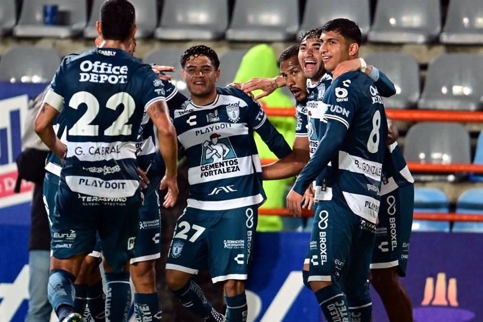 Sergio Hernández y Salomón Rondón le dieron dos goles de ventaja a Pachuca, pero no pudieron mantenerla.