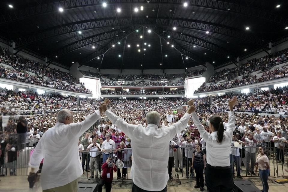 Andrés Manuel López Obrador encabezó su último acto masivo como Presidente de la República en Tepic, Nayarit.