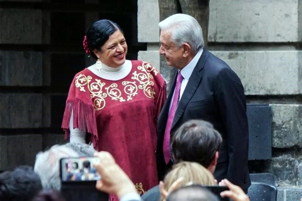 Gestores lamentan los recortes presupuestales al sector y la centralización de los recursos, entre otras faltas de la SC encabezada por Alejandra Frausto, aquí con con el Presidente Andrés Manuel López Obrador durante la apertura del nuevo Museo Vivo del Muralismo de la SEP, la semana pasada. 