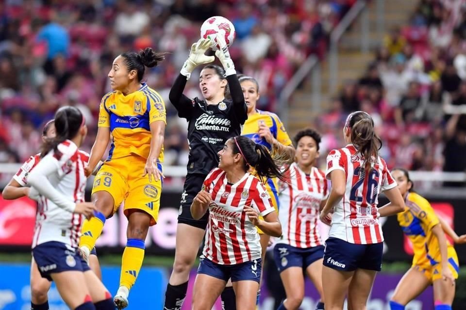 Tigres Femenil no pudo mantener la ventaja en casa del Guadalajara.