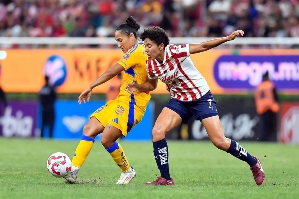 Tigres Femenil puso en riesgo la cima de la tabla general tras igualar 1-1 ante Chivas Femenil en Guadalajara, pues podrían ser superadas este lunes si las Tuzas del Pachuca le ganan a Toluca.