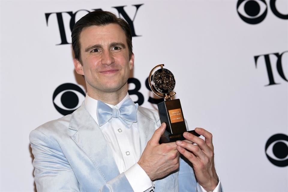 Gavin Creel ganó un Tony.