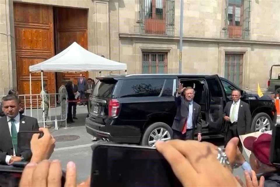 El Presidente de Colombia, Gustavo Petro, a su llegada a Palacio Nacional.