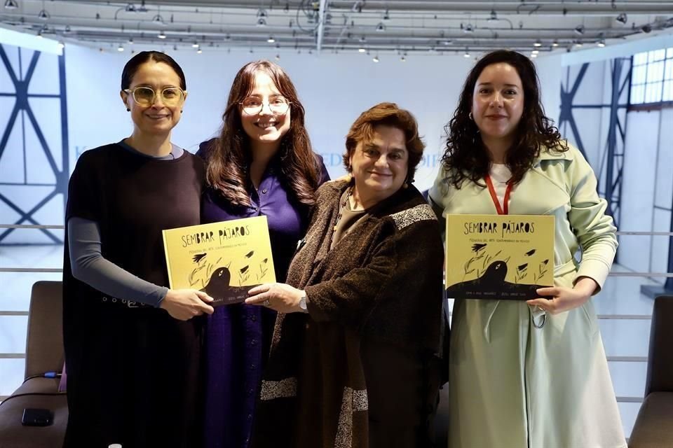 'Sembrar pájaros: Pioneras del arte contemporáneo en México' fue presentado en el Museo Universitario del Chopo por Itzel Vargas Plata, Irma Uribe, Karen Cordero Reiman y Karol Wolley.