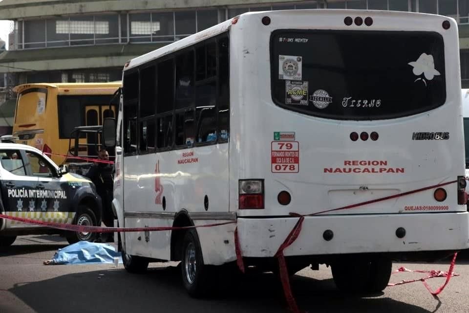 Autoridades municipales acudieron para levantar el cuerpo.